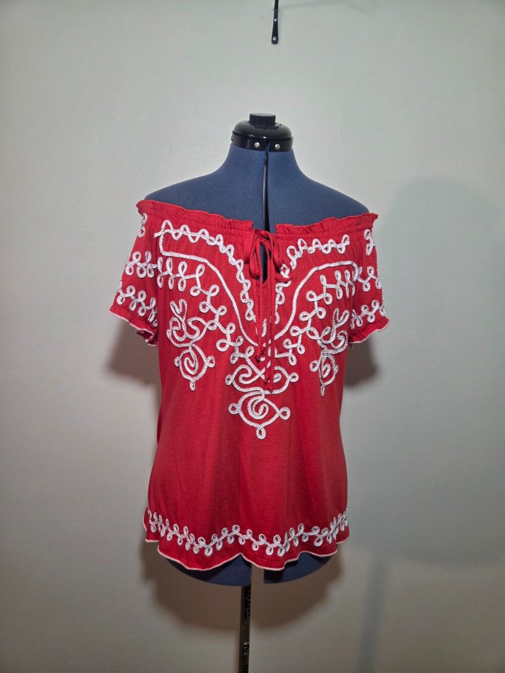 Objects D'art Vintage Red and White Off Shoulder Short Sleeve Blouse